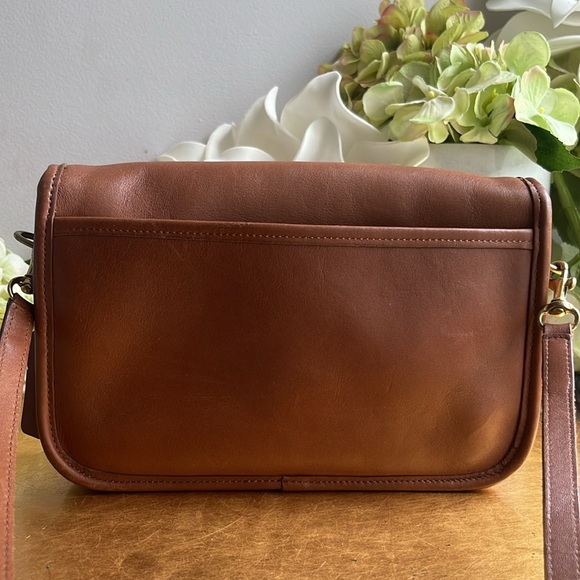 Coach Vintage Classic Legacy Pocket Purse in British Tan #9755 - Picture 4 of 15